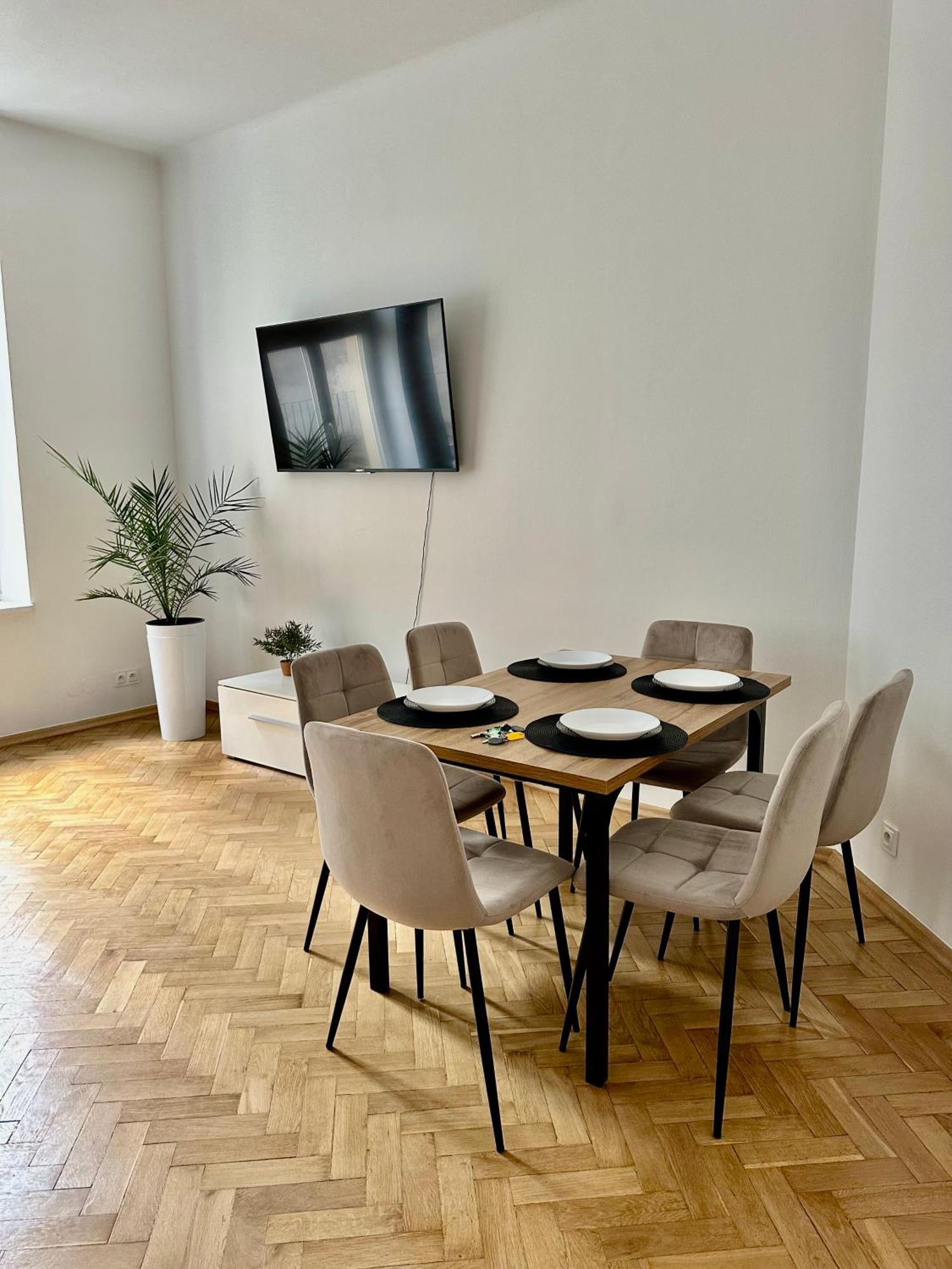 Selected Apartments By Market Square Красков Екстериор снимка