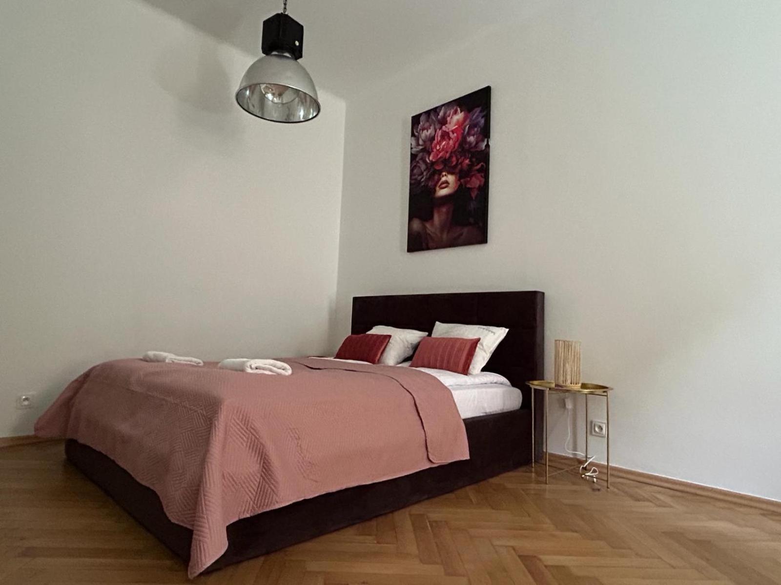 Selected Apartments By Market Square Красков Екстериор снимка