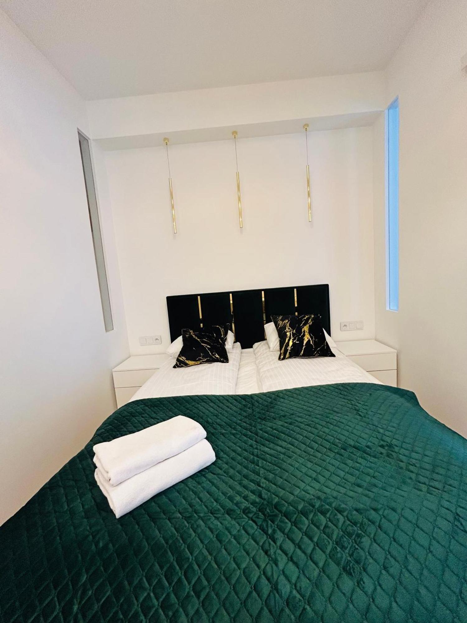 Selected Apartments By Market Square Красков Екстериор снимка